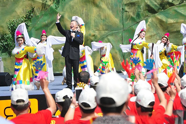 明光酒業助力豐收節 鳳陽小崗再舉大包干 ——首屆中國農民豐收節安徽滁州分會場暨第七屆中國農民歌會在滁唱響